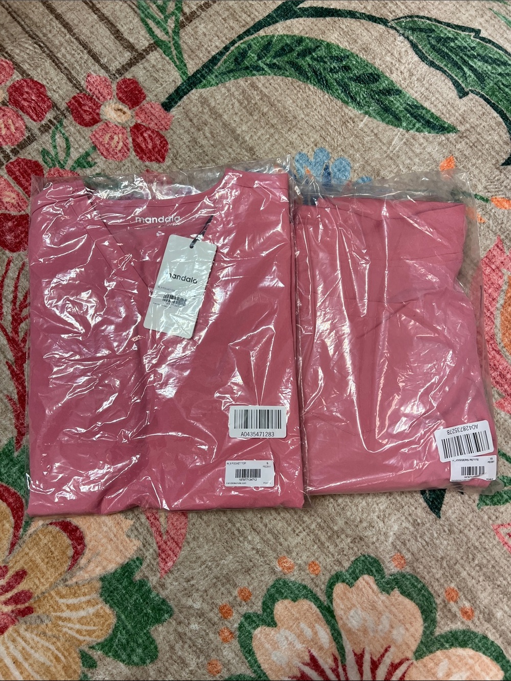 Mandala Scrub Set.  Peony pink. 
Top- 6 pocket, women’s Small. Bottom XS petite